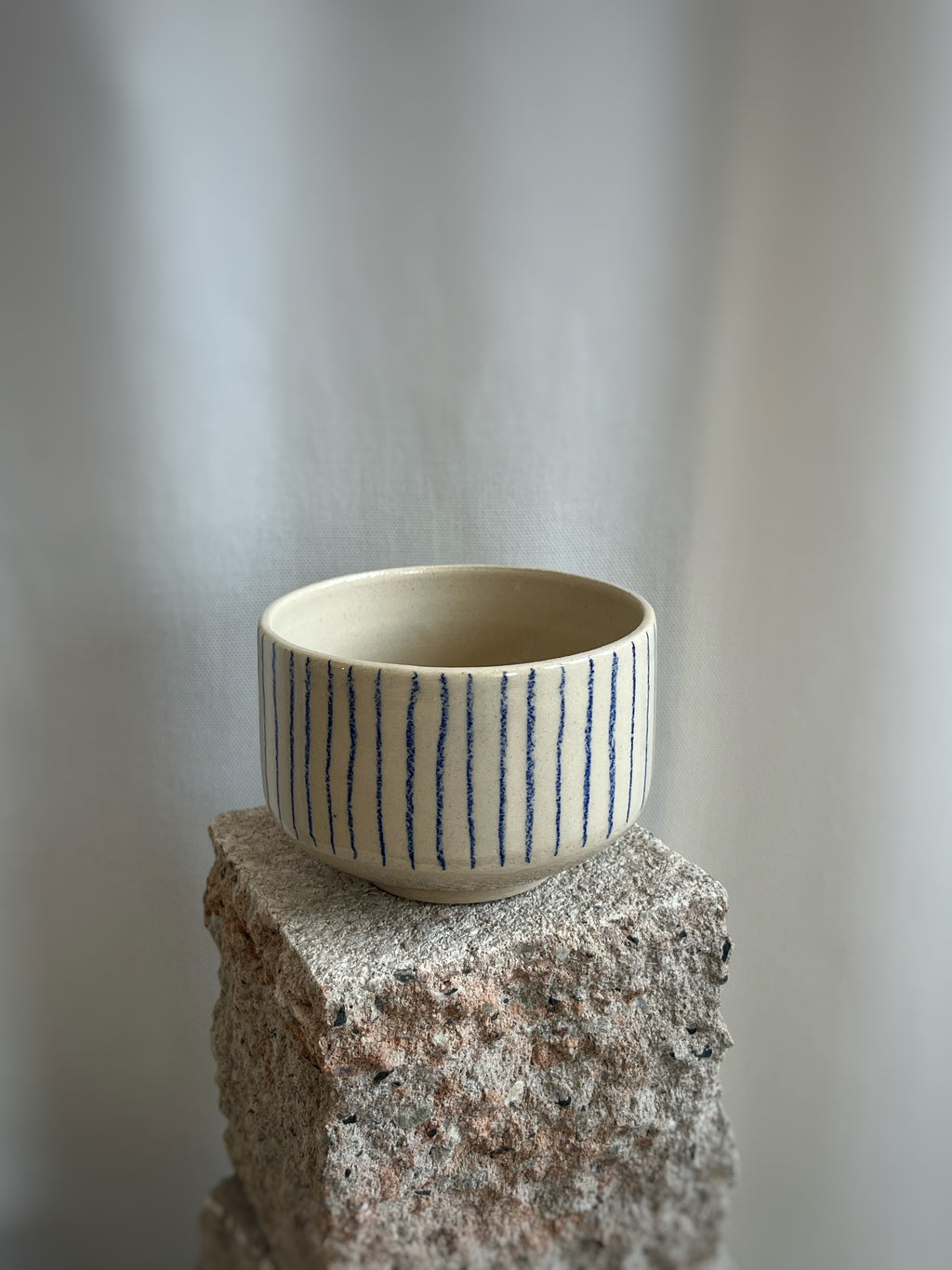Becher Blau gestreift