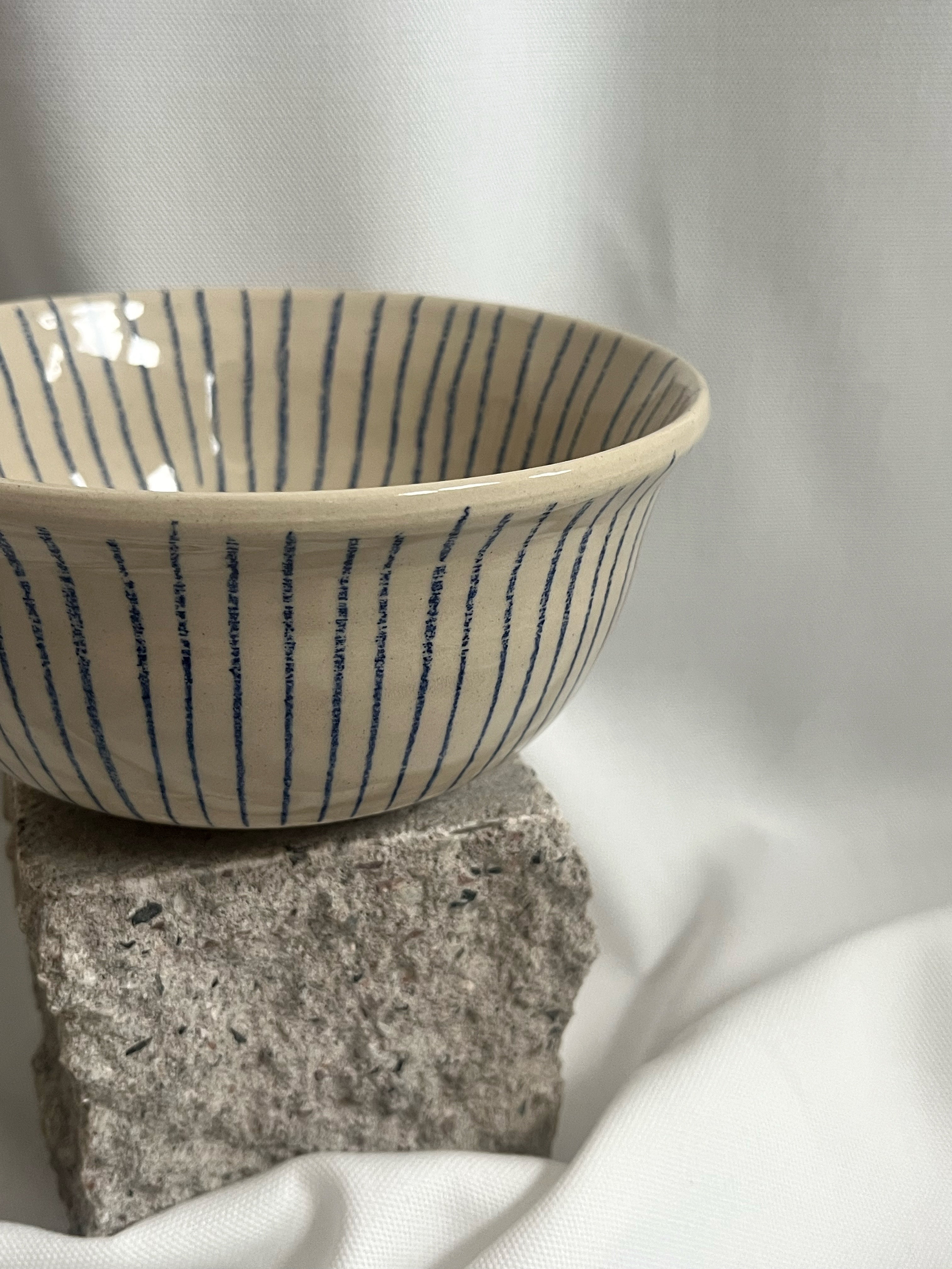 Bowl gestreift